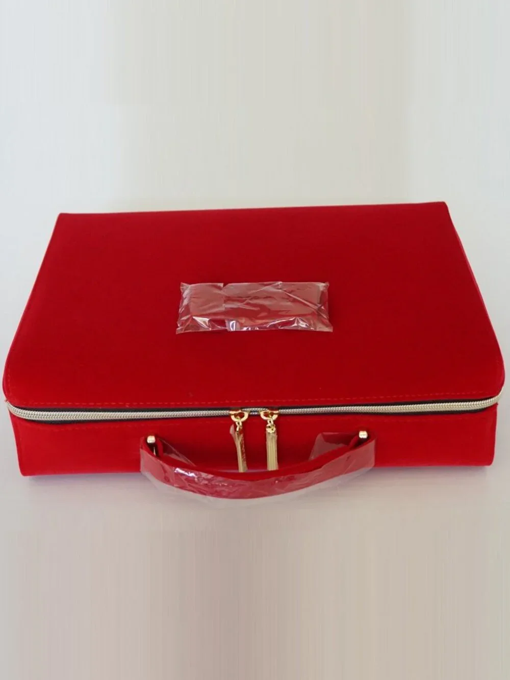 NEW Estee Lauder Red Velveteen Travel Train Case Makeup Cosmetic Bag Large